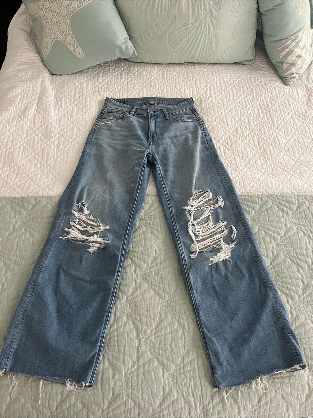 American Eagle Mid-Rise Wide-Leg Blue Jeans